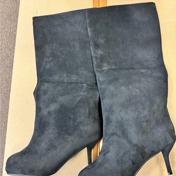 VOZTOLLS Knee High Boots - Picture 4 of 5